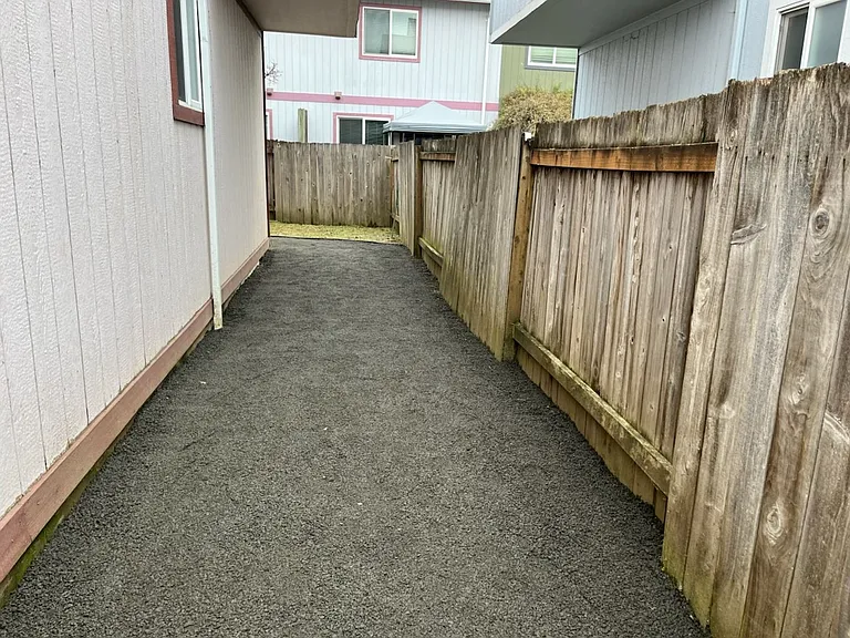 3113 NE Flintlock Pl — Photo 30