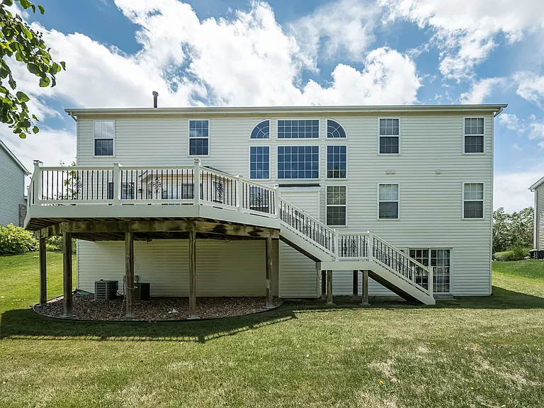 1111 Landing Place Dr — Photo 34
