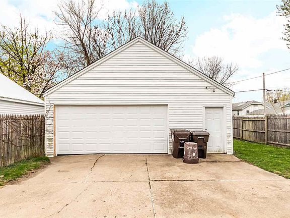 5th image of 1006 E Gift Ave