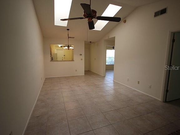 5th image of 257 Hill St #257