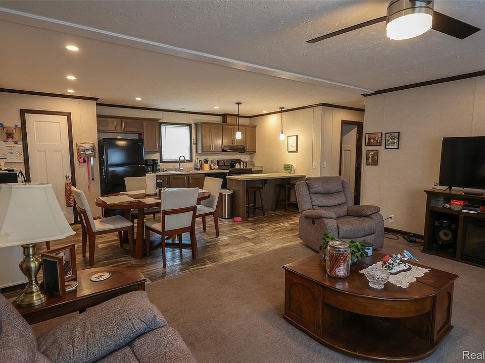 79 Woodridge Ct, photo 4