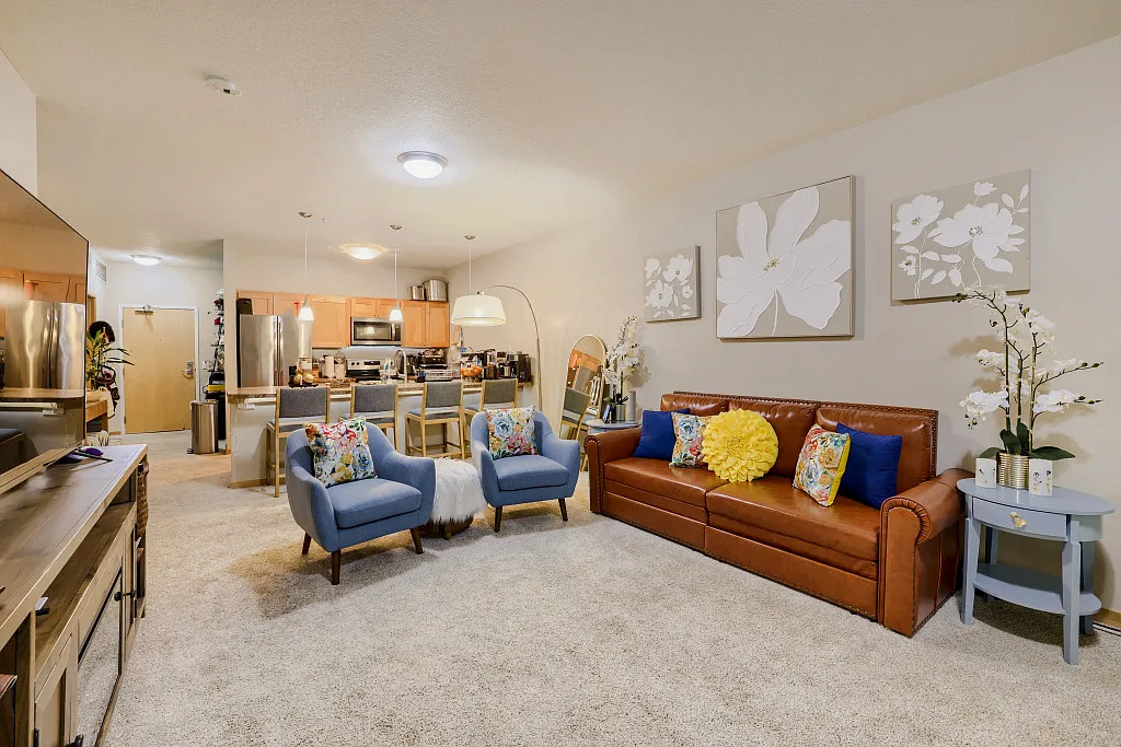 1 bed, 1002 sqft, $1,600 — Photo 1