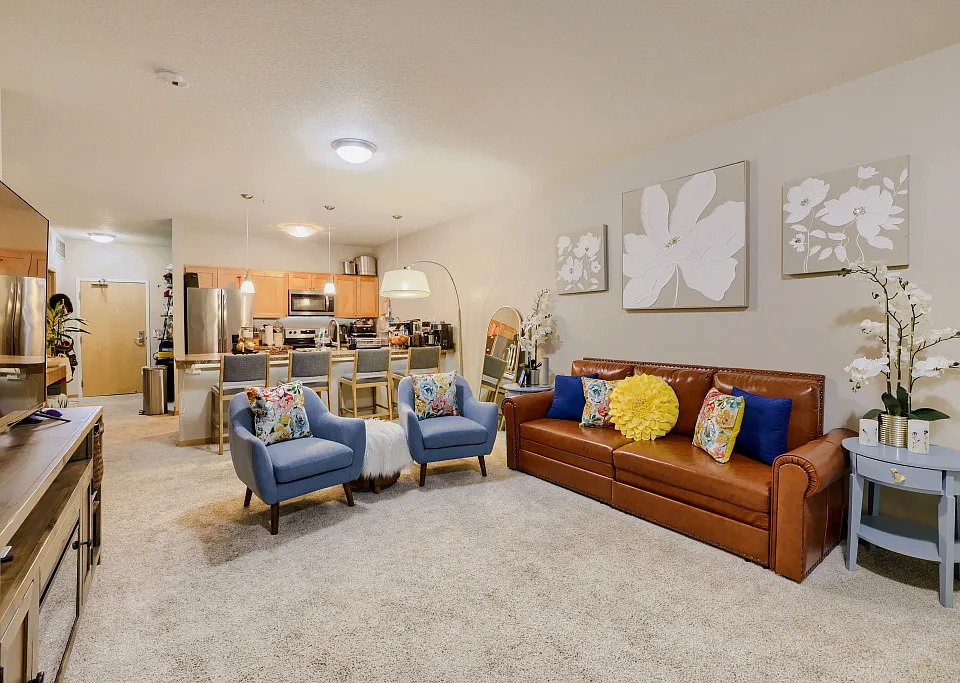 2850 Cedar Ave #202