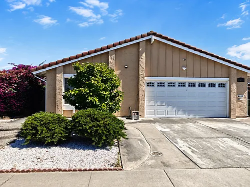 2086 Fairway Glen Dr Photo 1