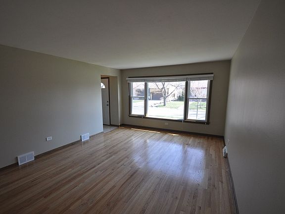2nd image of 4840 W 92nd St #1