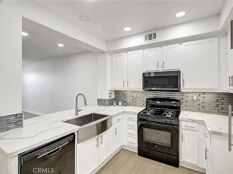 12240 Chantrelle Dr — Photo 15