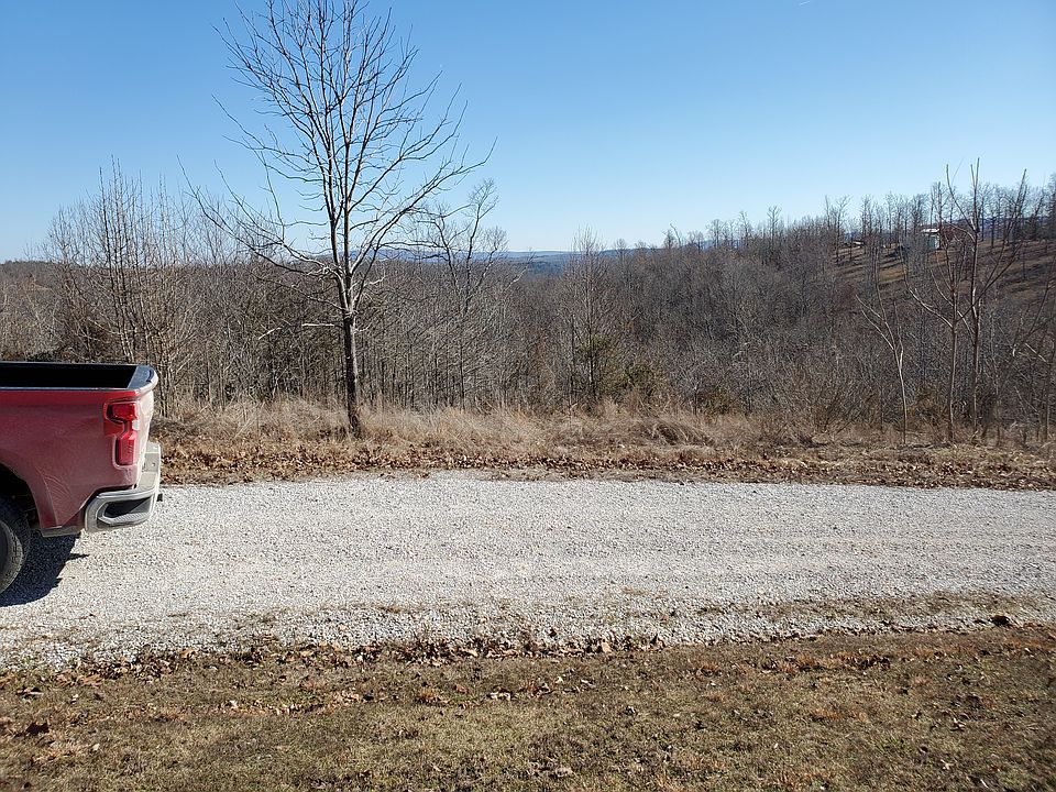 2nd image of 289 Chateau Pointe Loop