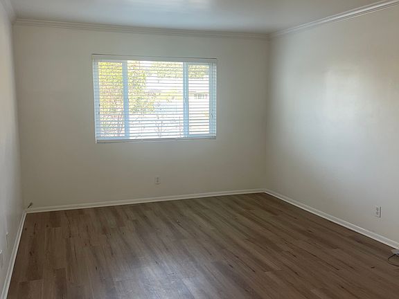 4th image of 1575 N Raymond Ave APT 3