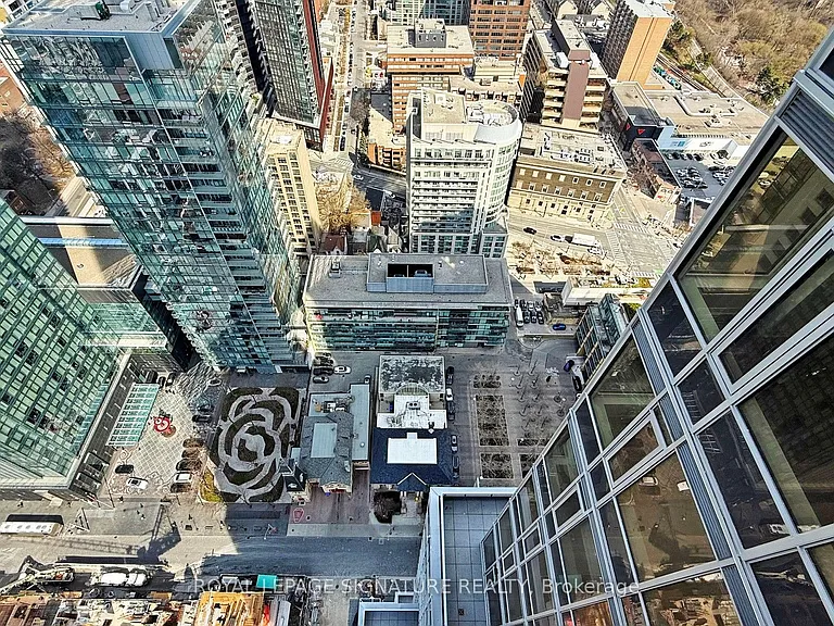 11 Yorkville Ave #3602 — Photo 21