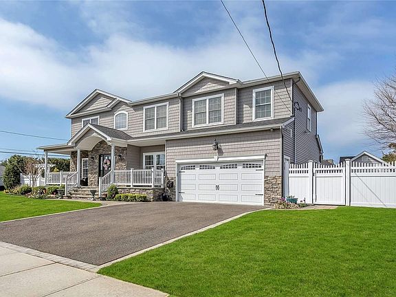 3rd image of 47 Greatwater Ave
