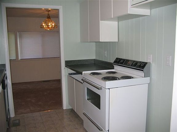 3rd image of 215905 E Locust Prse