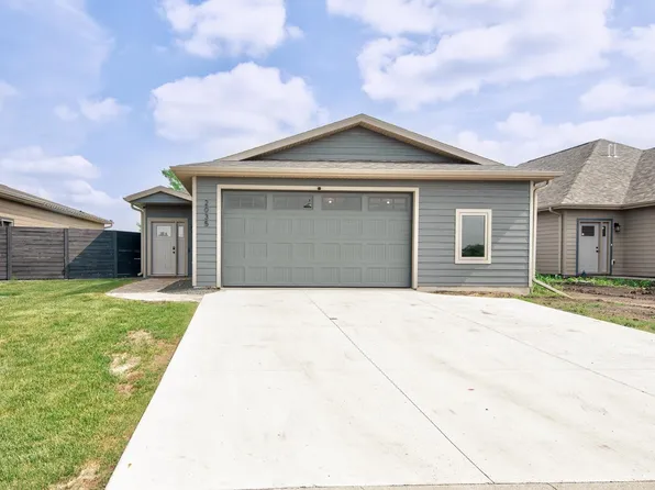 2035 35th St, Spirit Lake, IA 51360