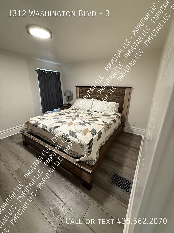 Charming 2 Bed / 1 Bath Upstairs Apartment on Washington Blvd Ogden — Photo 3