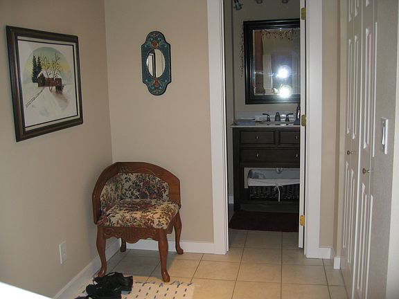 entry foyer & powder