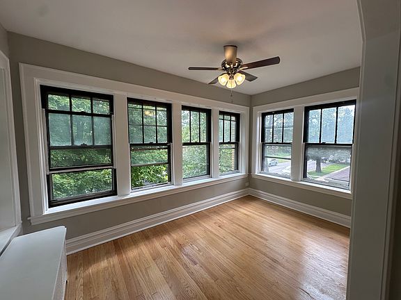 2nd image of 3305 W Catalpa Ave #2