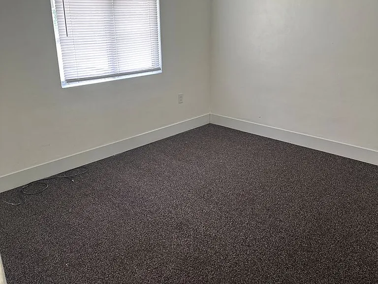 MP-Oak Tree Apartments — Photo 3
