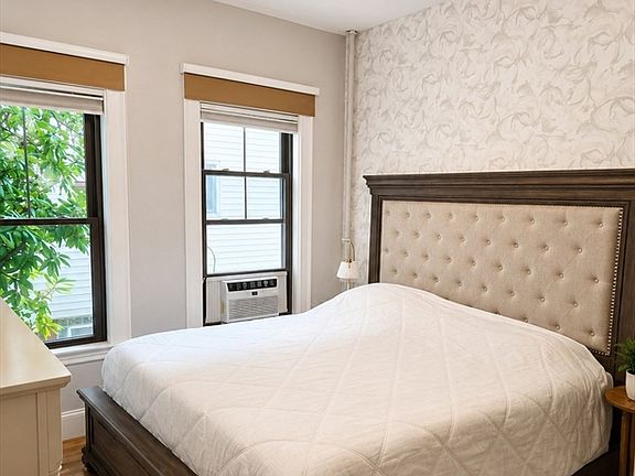 3rd image of 249 Willow Ave Floor 1
