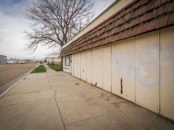 3rd image of 1017 Arthur Street