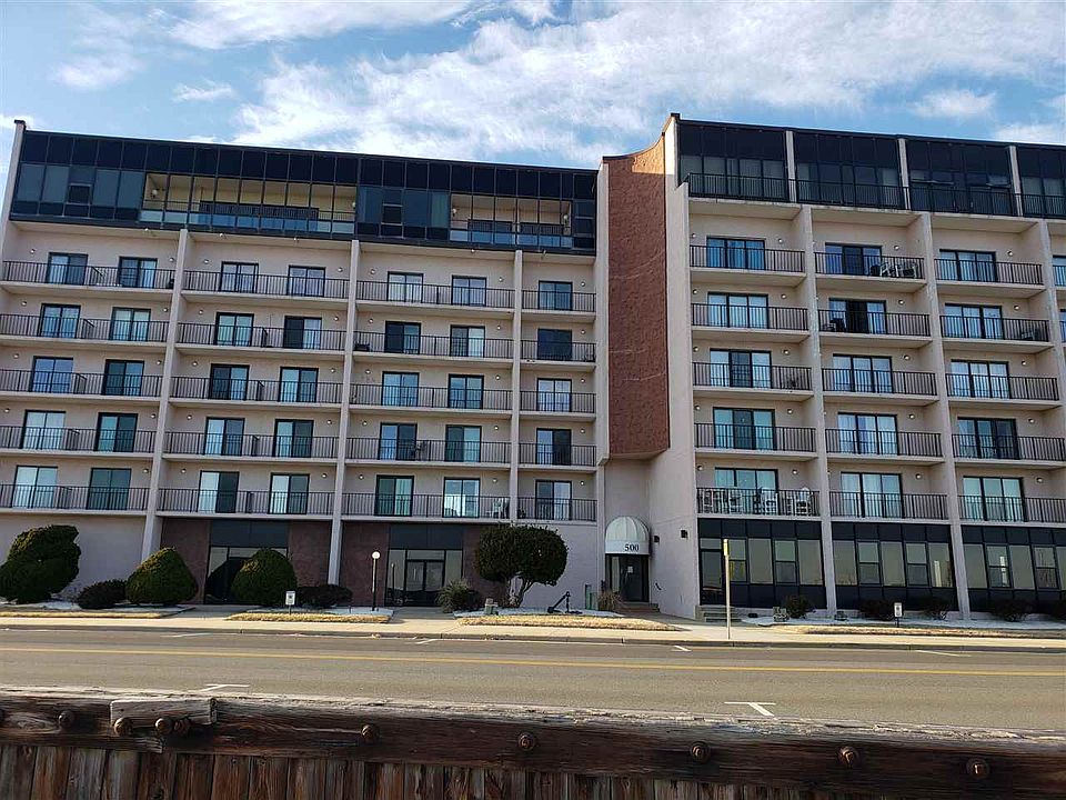 1st image of 500 Kennedy Dr #205