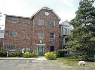 4411 W Shamrock Ln APT 3F, McHenry, IL 60050
