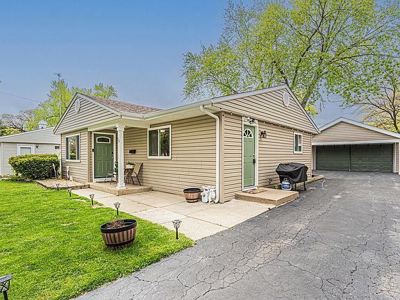 2nd image of 52 Sparrow Rd
