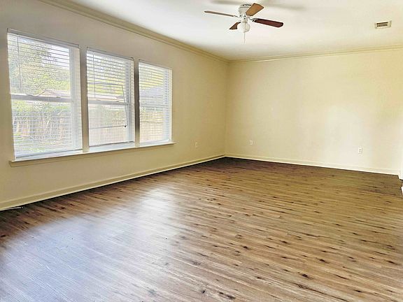 5th image of 512 Broadmoor Ave