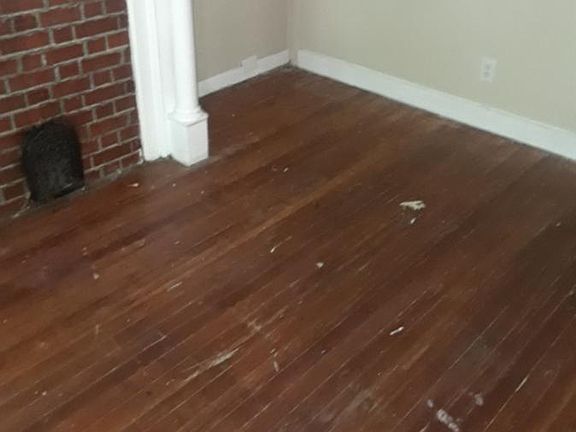 5th image of 115 N Peach St #1