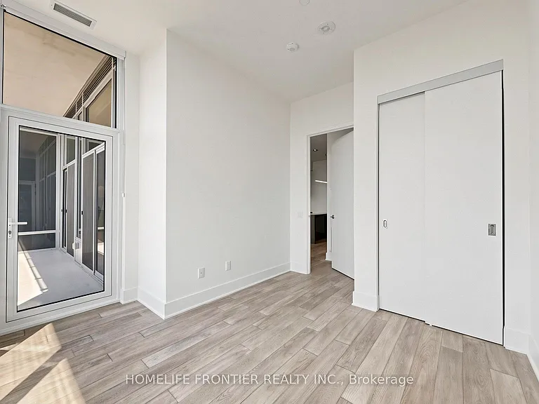 11 Yorkville Ave #LPH6401 — Photo 13