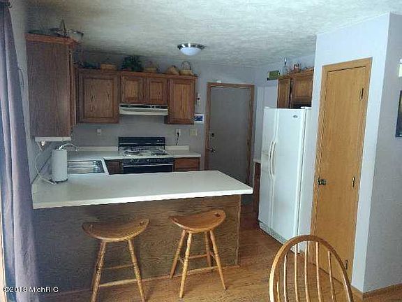 3rd image of 2329 E Riverwood Dr