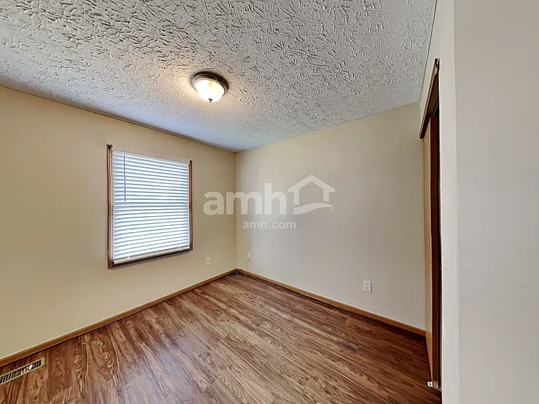 825 Whitehead Dr — Photo 13