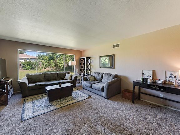 4th image of 4936 Brookglen Way