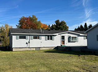 722 W 27th Ave, Sault Sainte Marie, MI 49783
