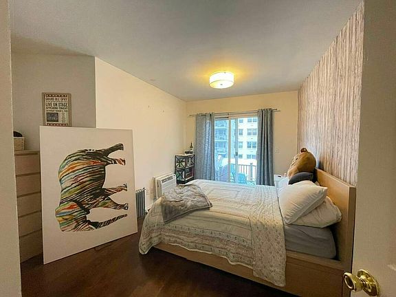 4th image of 403 E 77th St APT 14