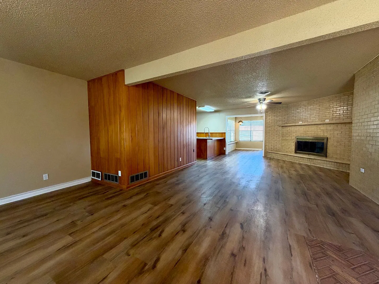 Charming 3 Bedroom Home — Photo 2