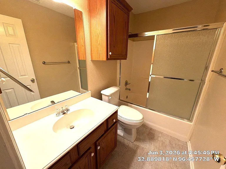 Hall Full bath