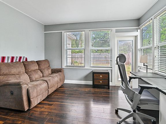 5th image of 222 Columbia Drive