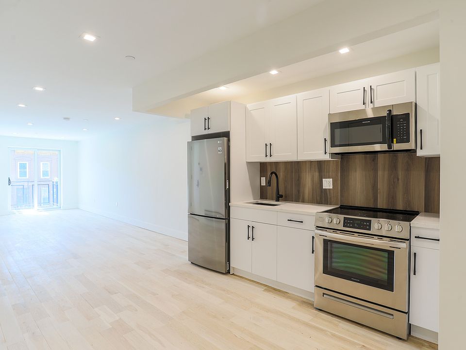 1st image of 215 Macon St #2A