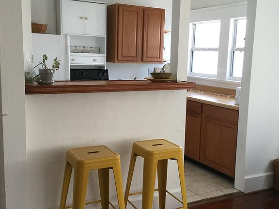 3rd image of 132 8th Ave N APT 4