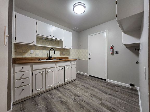 3rd image of 215 1/2 W Ramona Ave