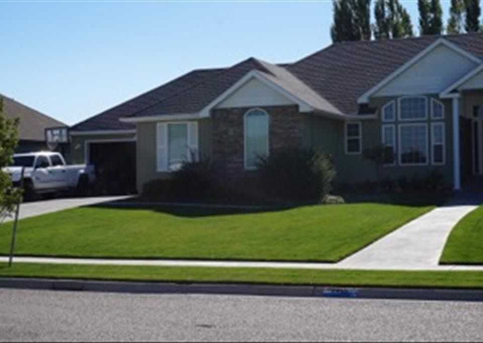 2nd image of 2555 Blue Canyon Dr