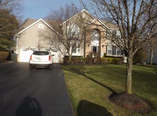 6 Mountain Ash Ct, Monroe Township, NJ 08831