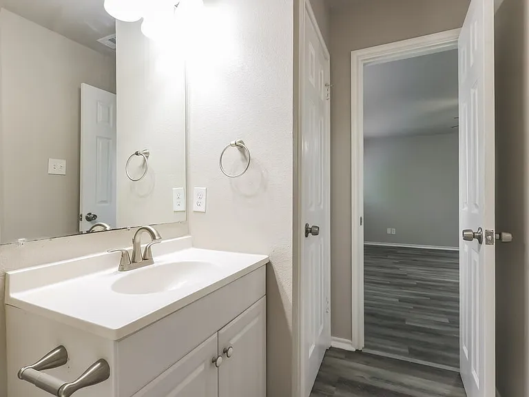 8151 Cheryl Meadow Dr — Photo 12