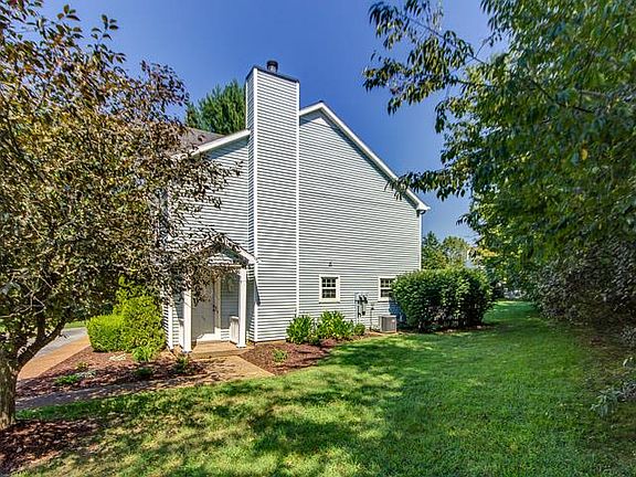 3rd image of 406 Barnwood Ct