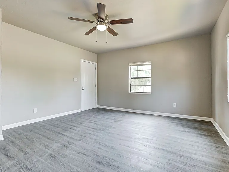 1919 NW 11th St #4D — Photo 15
