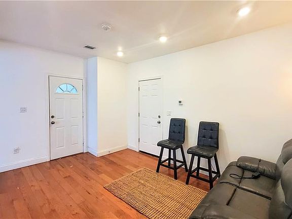 5th image of 607 Washington Ave #5
