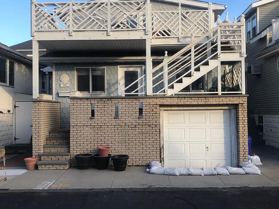 1st image of 24 Illinois Ave