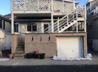 24 Illinois Ave, Long Beach, NY 11561