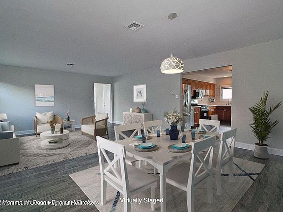 5th image of 58 Castle Harbor Dr