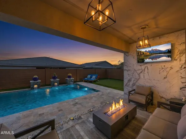 2831 E ROBIN Lane, Phoenix, AZ 85050