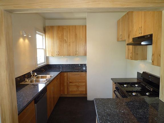 5th image of 848 N Harvard Blvd
